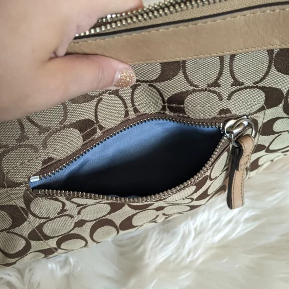 COACH Monogram Logo Handbag Purse 👜 - Picture 6 of 10